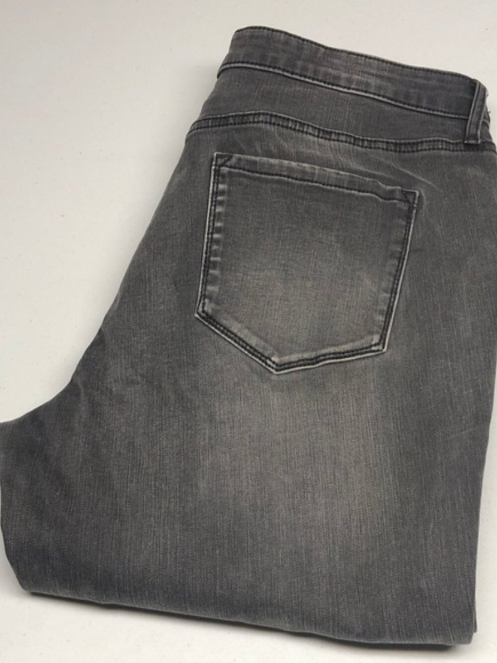 LIKE NEW R JEANS GRAY HIGH-RISE THE EXCLUSIVE SLIM TAPER JEANS 33x29 ⭐️
